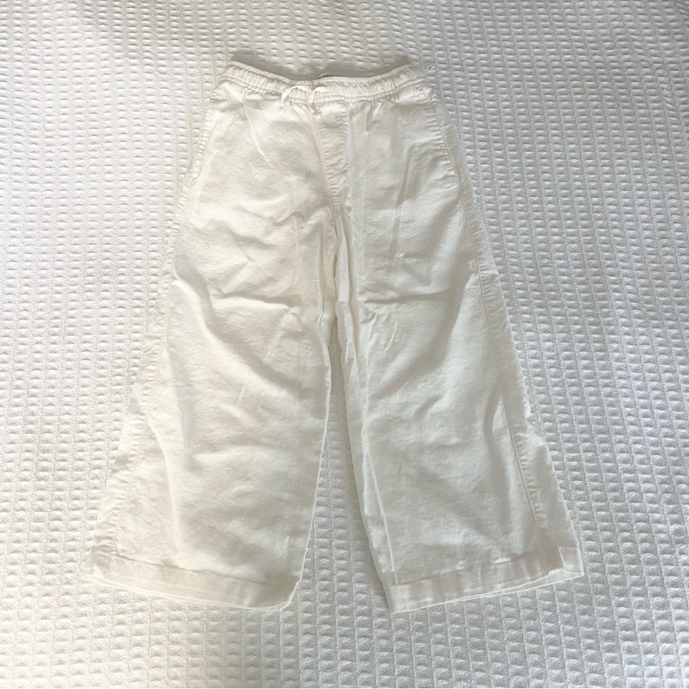 Old Navy girl’s Cream Elastic Waist Pants size 6-7